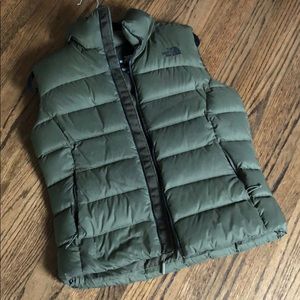 *The north face* women vest _olive green_M_gucci